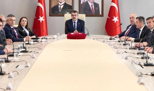 Bakan Tekin eğitimi Bartın’da değerlendirdi