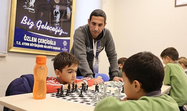 Başkan Çerçioğlu Aydınlı çocukları satranç ve akıl oyunları etkinlikleri ile buluşturdu