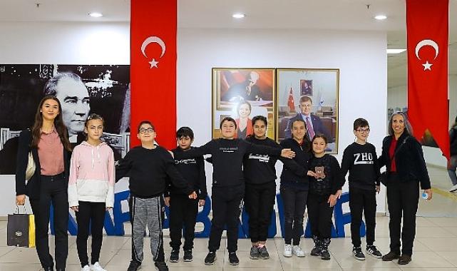 Başkan Kınay özel gereksinimli çocuklarla anlamlı günde buluştu