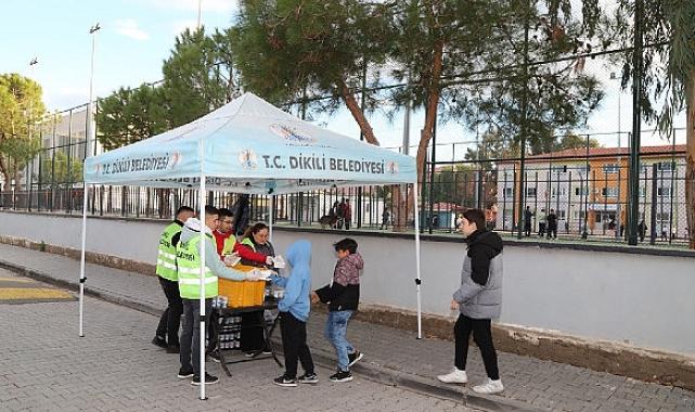 Başkan Kırgöz’den öğrencilere simit ve ayran ikramı