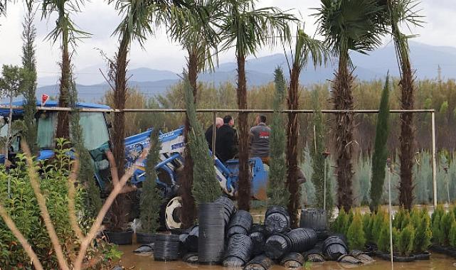 Başkan Turan aşırı yağışlardan etkilenen üreticilerin yanında