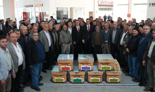 Başkan Zeyrek: “Manisa genelinde 2 bin kovanı üreticilerimize ulaştıracağız”