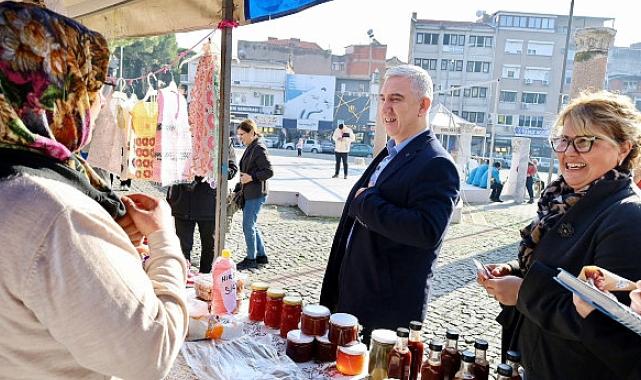Bergama Belediyesi Üreten Kadınlar İçin Yeni Yıl Pazarı Kurdu
