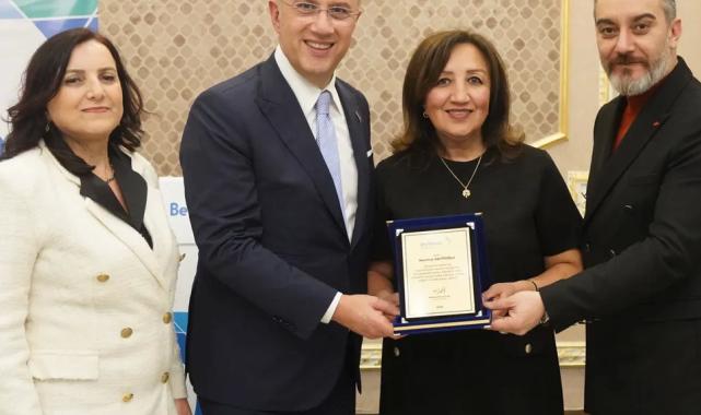 Beylikdüzü Belediyesi emekli olan personeline veda programı düzenledi