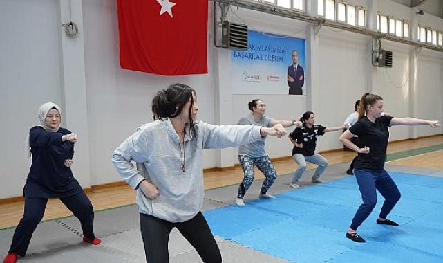 Bornova’da kadına karşı şiddetle mücadeleye destek