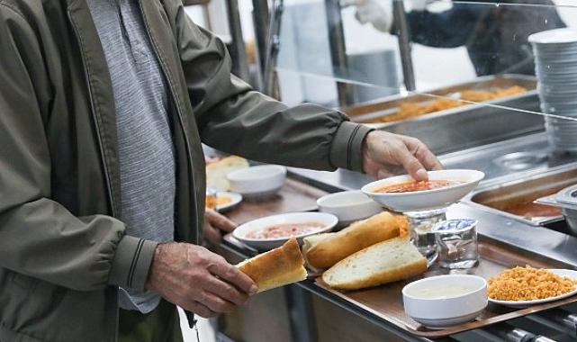 Buca Belediye Lokantaları öğrenciye ve emekliye can suyu oldu