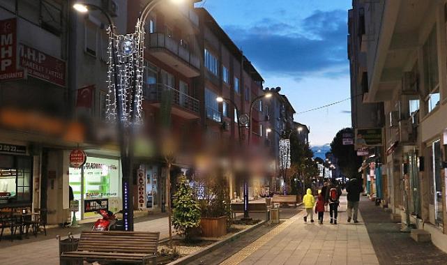 Burhaniye, yeni yıla ışıl ışıl giriyor