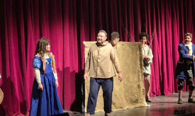 Bursa Gemlik’te tiyatro günleri devam ediyor