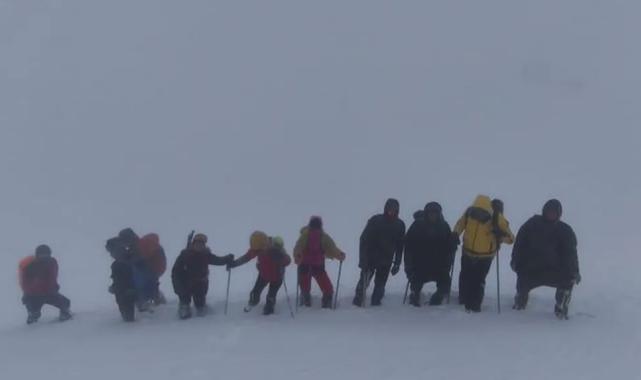 Bursa İnegöllü dağcılar 2025 gelmeden ilk etkinliğini yaptı