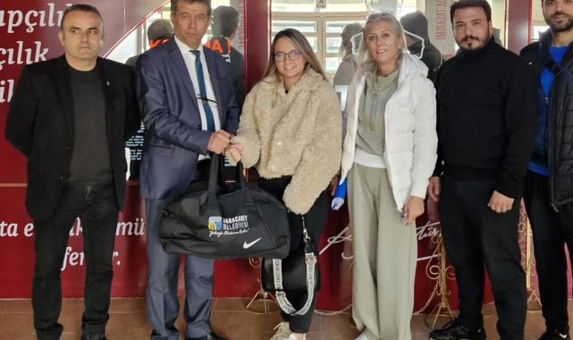 Bursa Karacabey’den okullara spor desteği devam ediyor