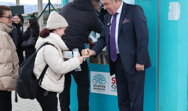 Bursa Nilüfer’de Başkan Özdemir öğrencilerin içini ısıtıyor
