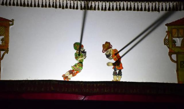 Bursa Yıldırım’da minikler gölge oyunuyla tanıştı