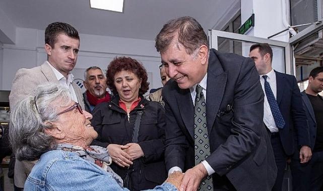 Büyükşehir’in beşinci Kent Lokantası Aliağa’da açıldı Başkan Tugay kurdeleyi kesti, tanzim satış mağazalarının müjdesini verdi