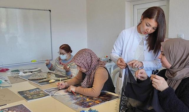 Çeşme Belediyesi sanat ve eğitim kursları başladı