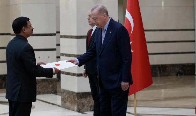 Cumhurbaşkanı Erdoğan’a üç Büyükelçi’den güven mektubu