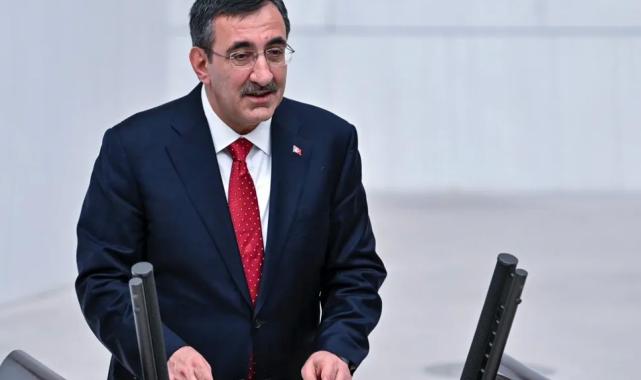 Cumhurbaşkanlığı tasarruf tedbirlerine uyuyor mu? Yanıt Cevdet Yılmaz’dan geldi