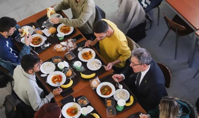 Dokuz Eylül’den örnek uygulama… Yemeği kendisi yapacak