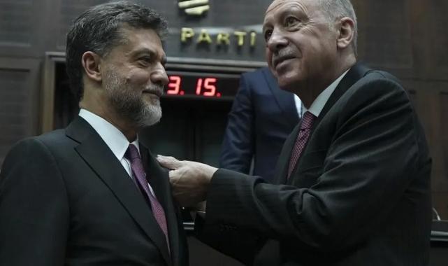 Dün istifa eden Yamalı AK Parti rozetini taktı!