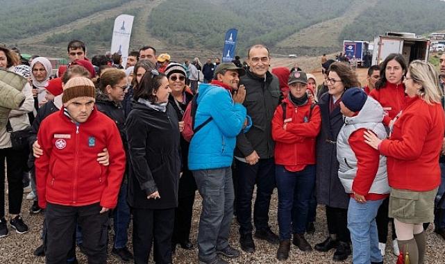 Engelli izciler, fidanları toprakla buluşturdu