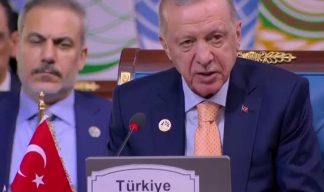 Erdoğan D-8’den mesaj verdi: Çok güçlü tepki vermeliyiz