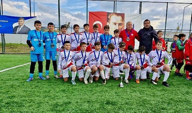 Geleceğin yıldızlarından örnek mücadele