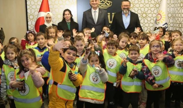 Gölcüklü miniklerden Başkan Yıldırım’a ‘insan hakları’ ziyareti