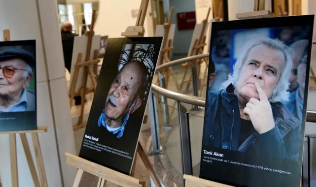 İzmir Bornova’da ‘Edebiyatın Yüzleri’ sergisine  büyük ilgi