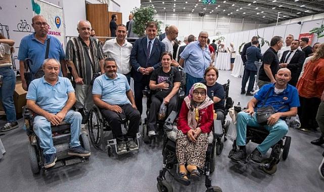 İzmir Büyükşehir yanan zeytin ağaçlarının yaşatılması için çalışma başlattı Zeytin ağaçları küllerinden doğacak