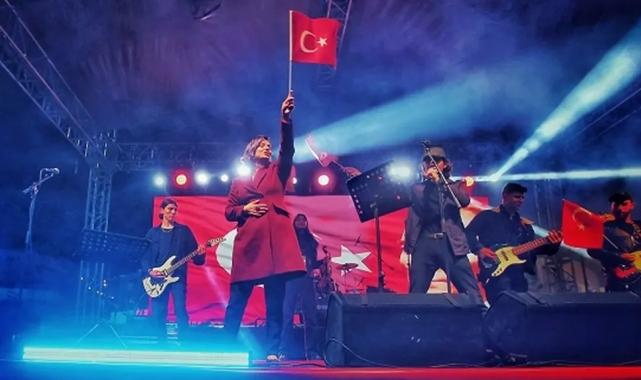 İzmir Karabağlar’da Yılbaşı Panayırı’na büyük ilgi