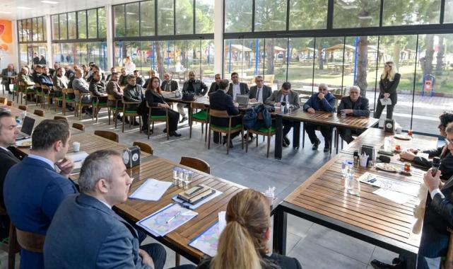 İzmir’de her ilçe için bir sekretarya oluşturulacak