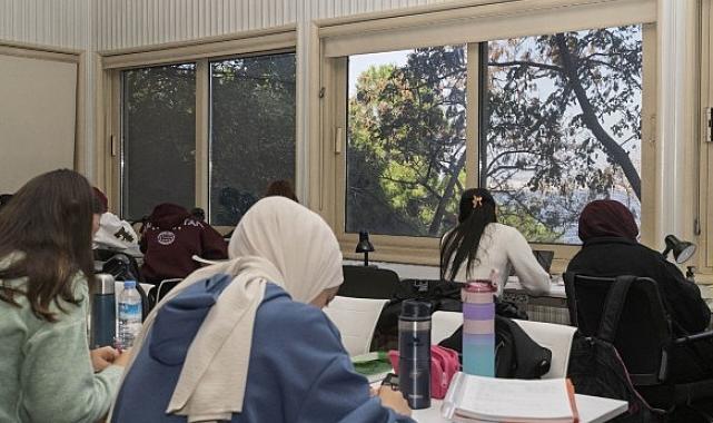 İzmir’in kütüphaneleri binlerce genci ağırlıyor