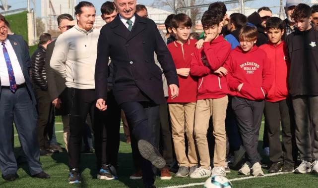 İzmit Ayazma’ya sentetik futbol sahası