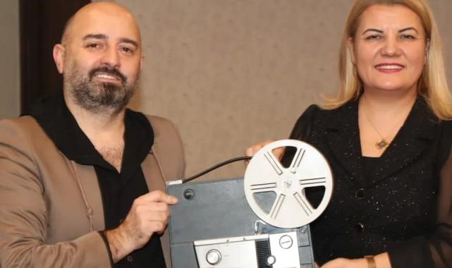 İzmit’te Oyuncak Müzesi’ne nostaljik film makinası bağışı