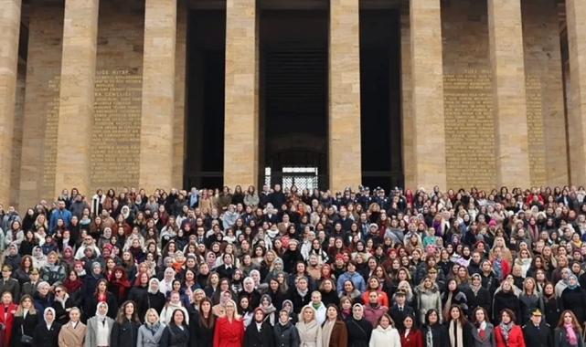 Kadın milletvekilleri ve seçilmişler Ata’nın huzurunda