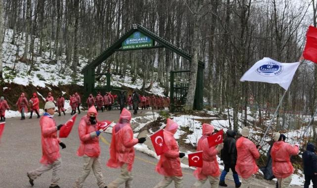 Kağıtspor izcileri Sarıkamış Şehitleri için yürüdü