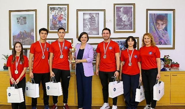 Karabağlar’ın gururu oldular