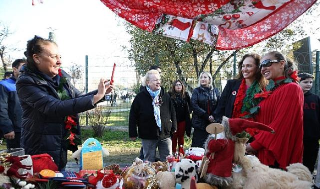 Karşıyaka’nın ‘Yeni Yıl Pazarı’na büyük ilgi