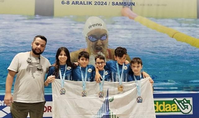 Kartepe Belediyespor Yüzme Takımından Tarihi Zafer