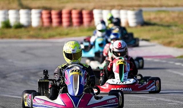 Karting Son Ayakta Büyük Çekişme