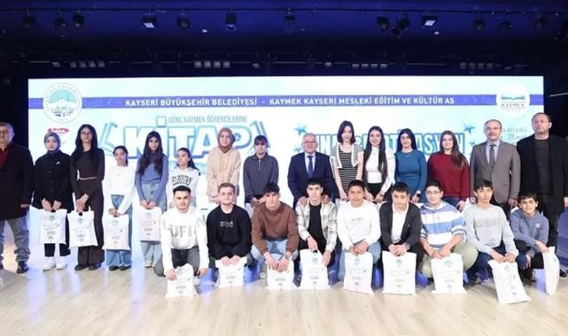 Kayseri Büyükşehir’den kitap desteği