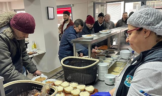‘Kent Lokantası’ ve ‘Halk Mandıra’ 10 Binlerce Kişiye Ulaştı Zeyrek, “Üreten, ürettiğini adilce hakça bölüşen bir düzen”