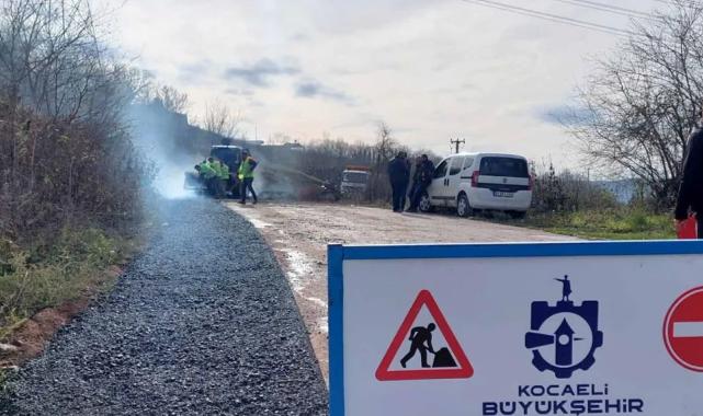 Kocaeli Körfez’de çöken yola anında müdahale