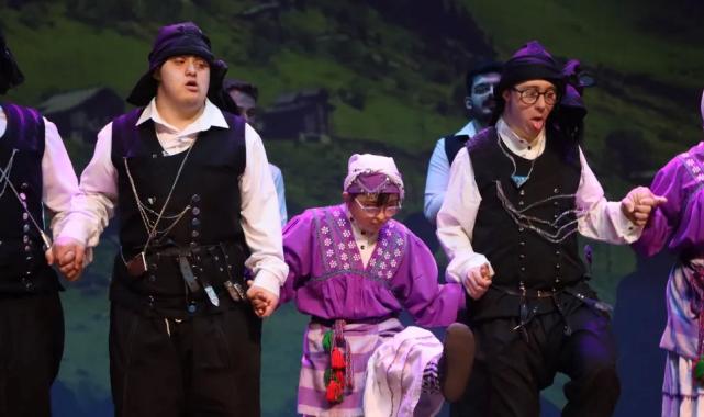 Kocaeli’de engelleri horonla aştılar