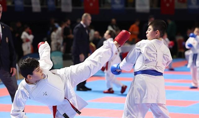 Kocaeli’de karate resitali yaşandı