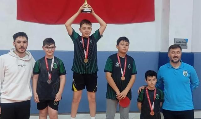 Konya Karatay Masa Tenisi takımından büyük başarı