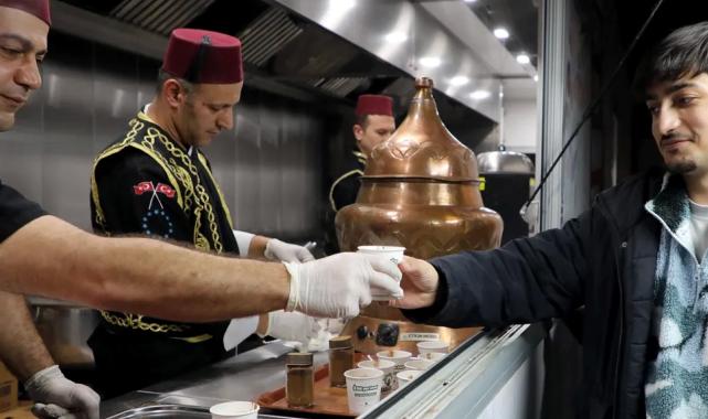 Konya’da Şeb-i Arus’a özel Karatay’dan sahlep ikramı