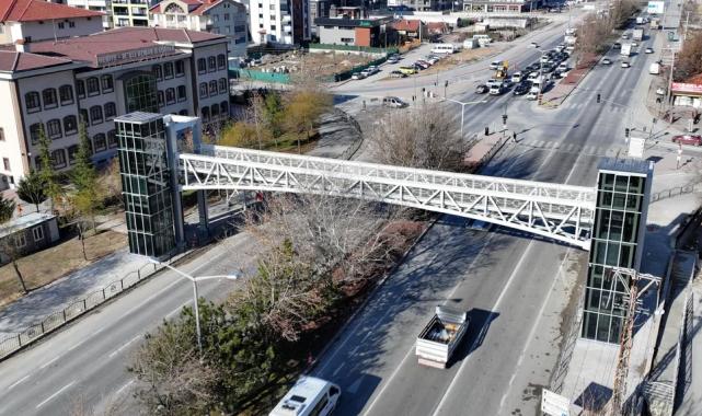 Konya’da yeniden inşa edilen Yaşar Doğu Yaya Üst Geçidi hizmete açıldı