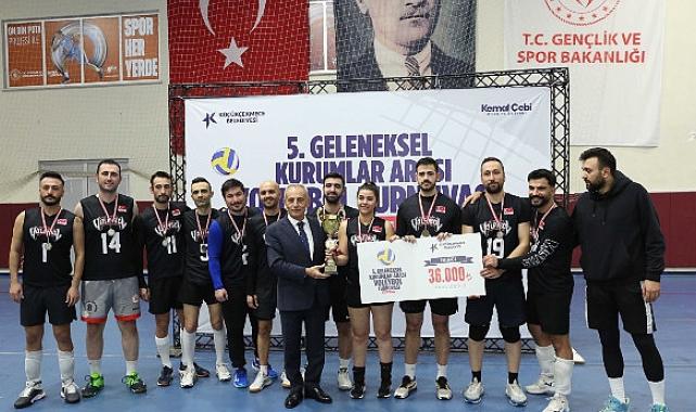 Kurumlararası Voleybol Turnuvası’nda Şampiyon Küçükçekmece İtfaiye