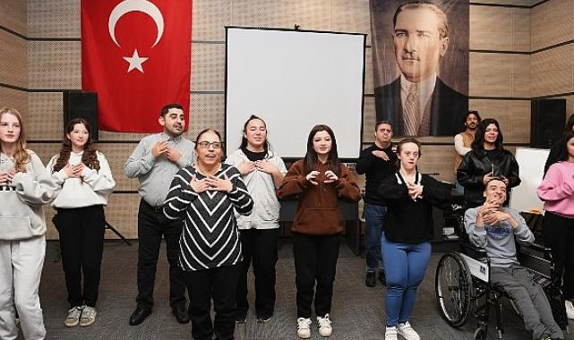 Liseli öğrenciler engelli bireylerle bir araya geldi