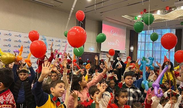 LÖSEV, her yılbaşında olduğu gibi bu yıl da lösemili çocuklar ve aileleri için anlam dolu yılbaşı etkinlikleri düzenliyor